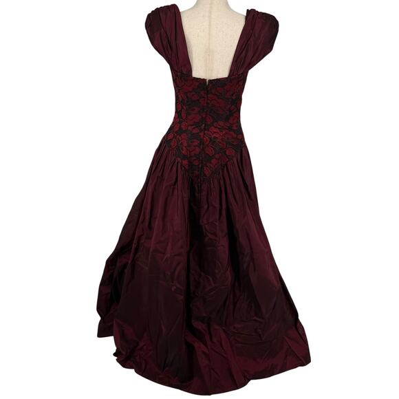 Vintage 80s Women's Red Lace Floral Deja Vu Designs Basque Waist Ball Gown Sz 7 - Picture 3 of 11